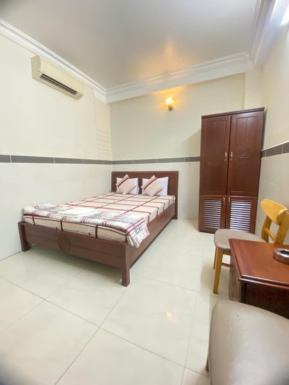 Khach San Hoang TP. Hồ Chí Minh