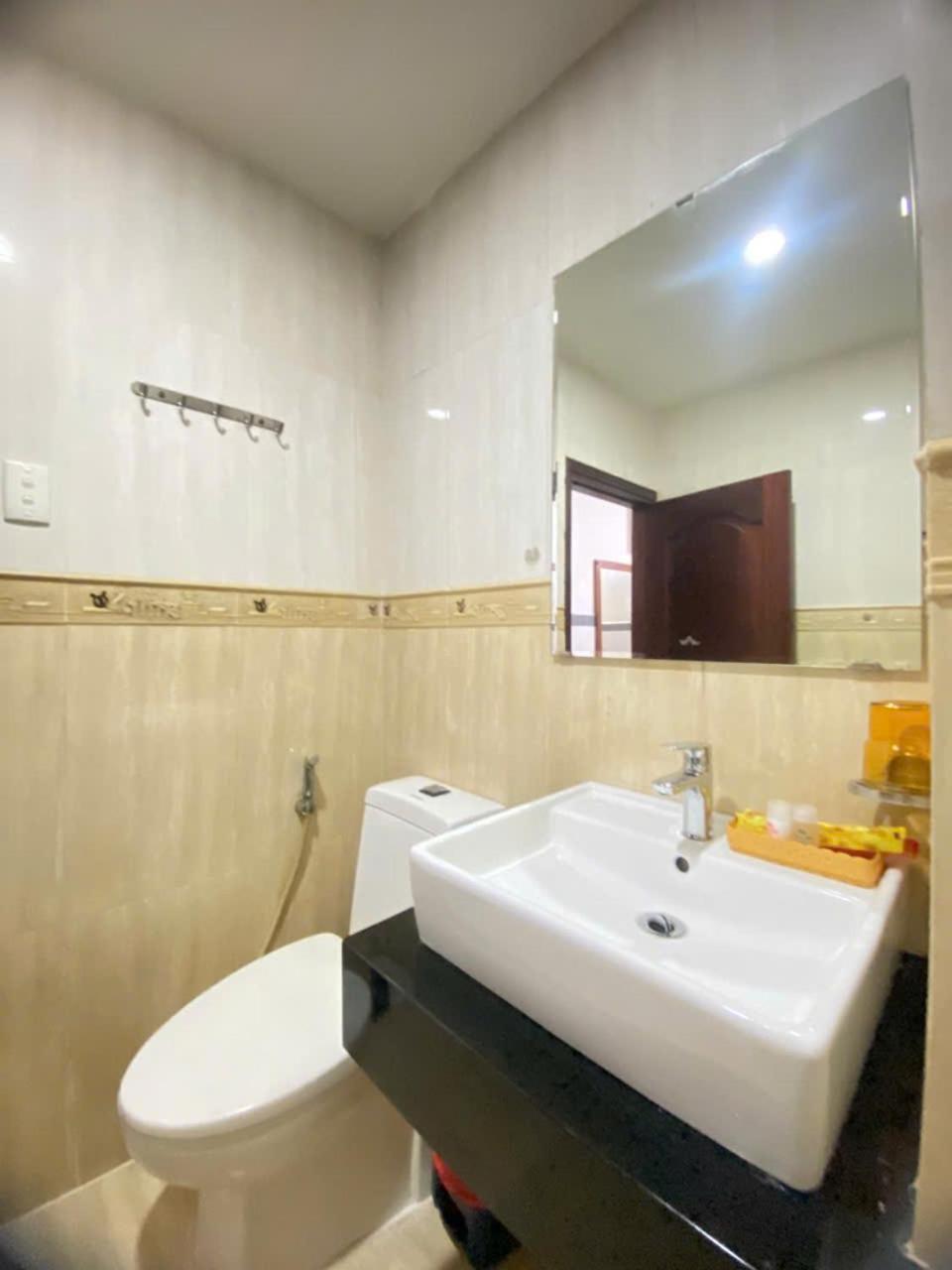 Khach San Hoang Khách sạn *
